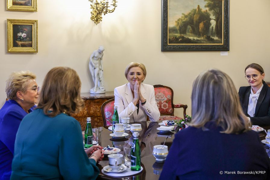 003_Agata_Kornhauser_Duda_spotkanie_przedstawiciele_Komitetu_Spolecznego_Budowy_Pomnika_20240305_MB2_6817.jpg
