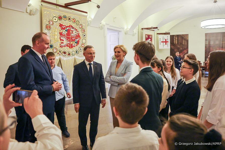 010_Agata_Kornhauser_Duda_spotkanie_uczniowie_Szkola_Podstawowa_Zdzary_20240306_1S5A8554.jpg