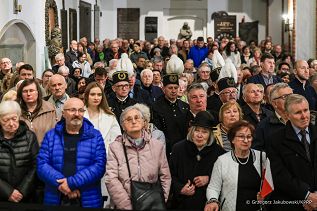 002_Para_Prezydencka_msza_Archikatedra_rocznica_katastrofy_Smolensk_20240410_GJA_1449.jpg