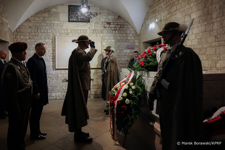 04_Andrzej_Duda_rocznica_katastrofy_Smolenskiej_20240410_MB2_5243.jpg