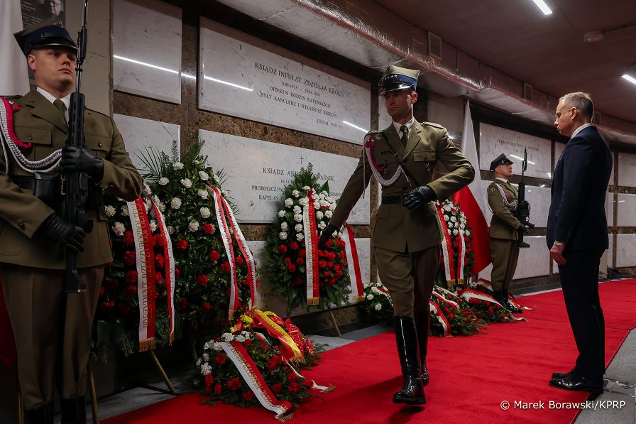 01_Andrzej_Duda_rocznica_katastrofy_Smolenskiej_Swiatynia_Opacznosci_Bozej_20240410_MB2_6412.jpg