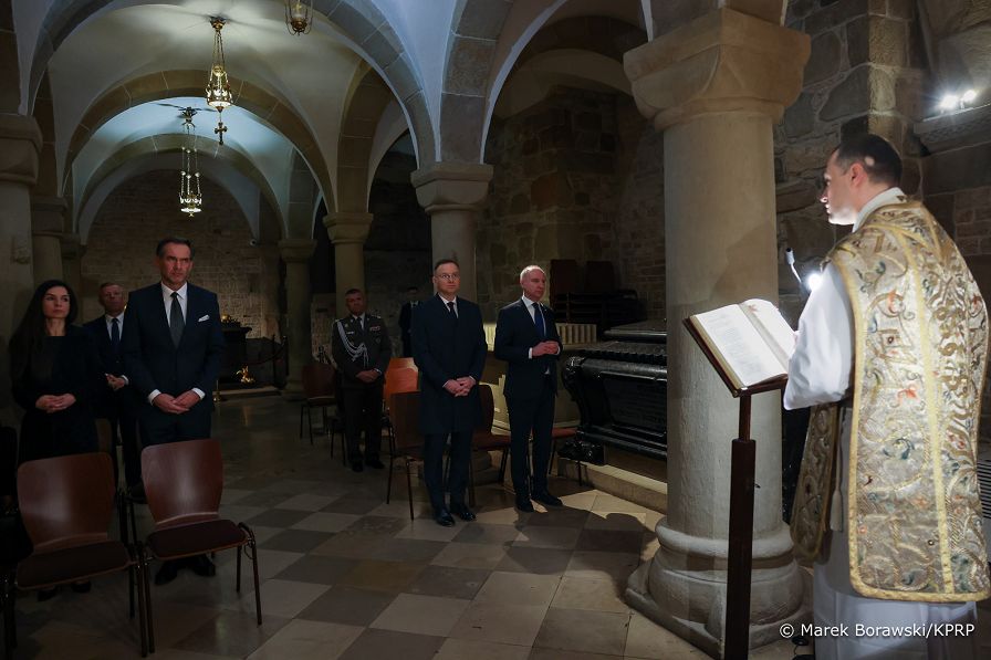 01_Andrzej_Duda_rocznica_katastrofy_Smolenskiej_20240410_MB2_5072.jpg