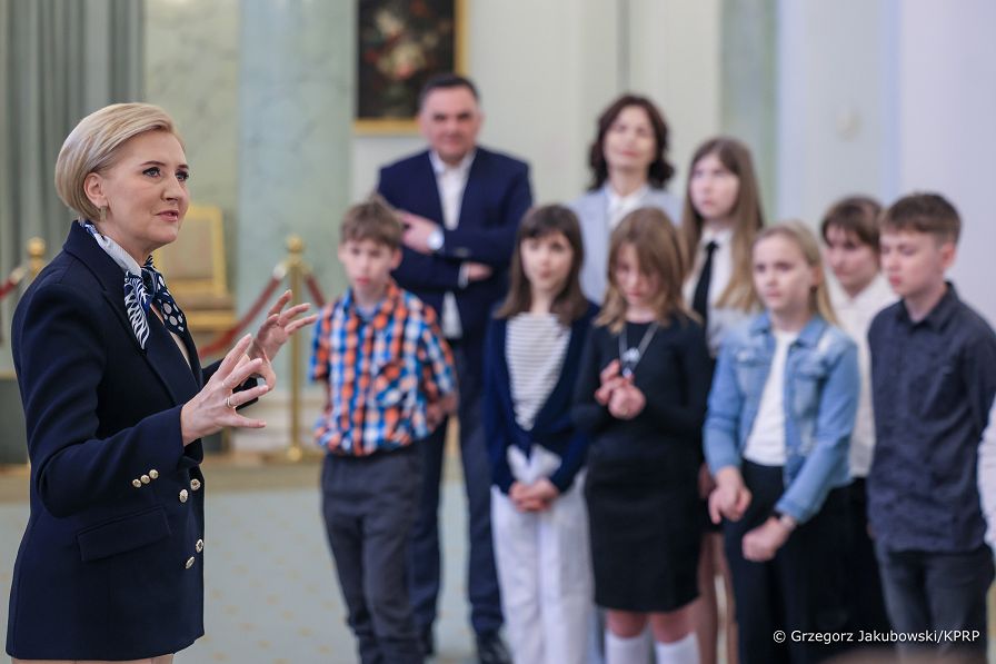 002_Agata_Kornhauser_Duda_spotkanie_uczniowie_Szkola_Podstawowa_Niepla_20240412_GJA_1805.jpg