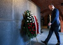 01_Andrzej_Duda_ Dzien_Pamieci_Ofiar_Zbrodni_Katynskiej _20240412_MB2_7387.jpg