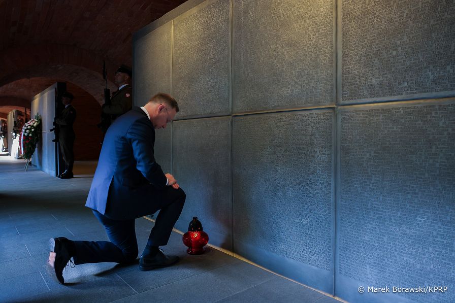 05_Andrzej_Duda_ Dzien_Pamieci_Ofiar_Zbrodni_Katynskiej _20240412_MB2_7469.jpg