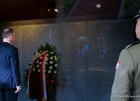 03_Andrzej_Duda_ Dzien_Pamieci_Ofiar_Zbrodni_Katynskiej _20240412_MB2_7432.jpg
