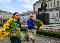 001_Minister_Grazyna_Ignaczak_Bandych_Tulipany_dla_Marii_Kaczynskiej_20240413_1S5A3270.jpg