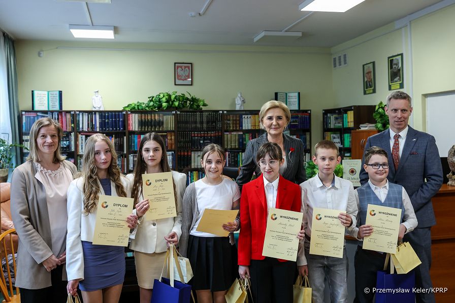 009_Agata_Kornhauser_Duda_final_Konkursu_poezji_XLIX_Liceum_Ogolnoksztalcace_20240416_PK1_7895.jpg