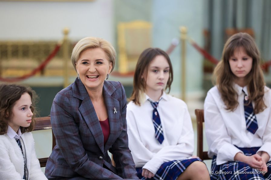 001_Agata_Kornhauser_Duda_spotkanie_Polsko_Angielska_Szkola_Podstawowa_20240415_GJA_2034.jpg