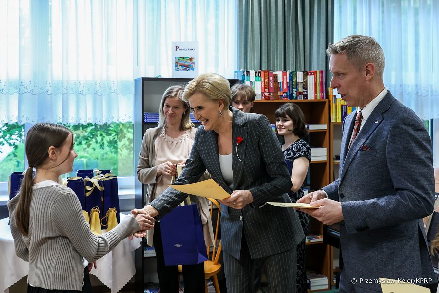 008_Agata_Kornhauser_Duda_final_Konkursu_poezji_XLIX_Liceum_Ogolnoksztalcace_20240416_PK1_7839.jpg