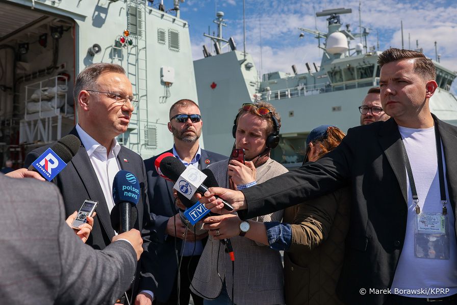 22_Andrzej_Duda_briefing_baza_wojskowa_Esquimalt_20240420_MB2_6759.jpg