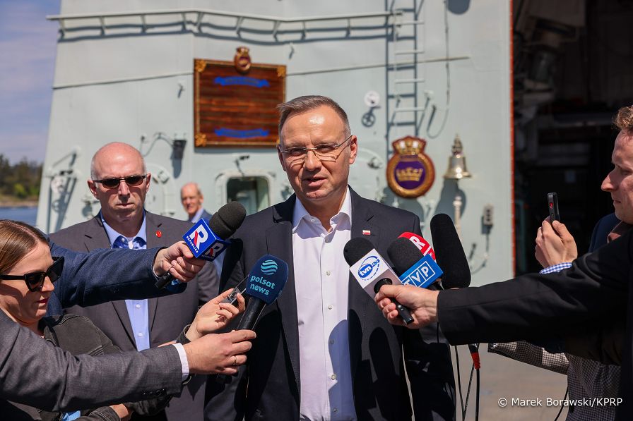23_Andrzej_Duda_briefing_baza_wojskowa_Esquimalt_20240420_MB2_6718.jpg