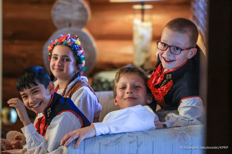 014_a_Agata_Kornhauser_Duda_spotkanie_zespoly_folklorystyczne_Edmonton_20240423_GJA_0287.jpg