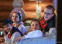 014_a_Agata_Kornhauser_Duda_spotkanie_zespoly_folklorystyczne_Edmonton_20240423_GJA_0287.jpg
