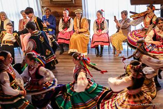 012_Agata_Kornhauser_Duda_spotkanie_zespoly_folklorystyczne_Edmonton_20240422_1S5A0904.jpg