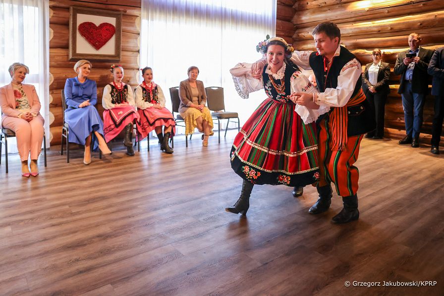 007_Agata_Kornhauser_Duda_spotkanie_zespoly_folklorystyczne_Edmonton_20240422_1S5A0658.jpg