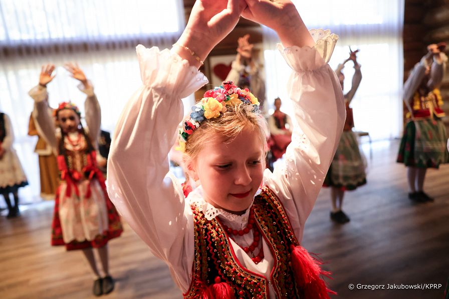 004_Agata_Kornhauser_Duda_spotkanie_zespoly_folklorystyczne_Edmonton_20240422_1S5A0563.jpg