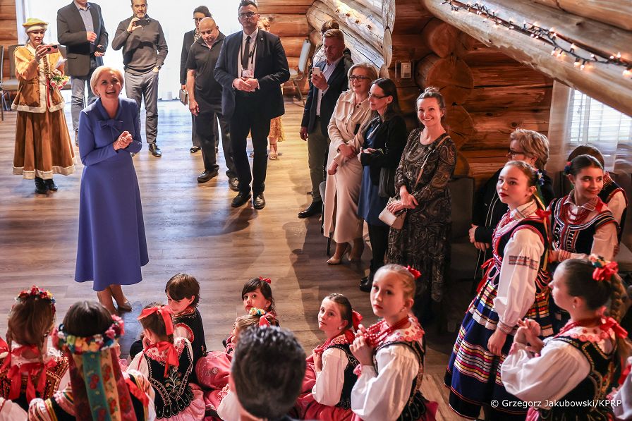 020_Agata_Kornhauser_Duda_spotkanie_zespoly_folklorystyczne_Edmonton_20240423_1S5A1271.jpg