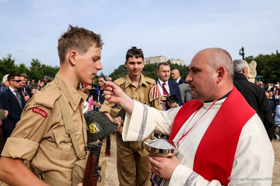 014_Para_Prezydencka_80_rocznica_bitwy_Monte_Cassino1_20240518_MB2_2054.jpg