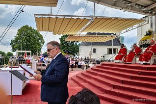 002_Minister_Andrzej_Dera_100_Ogolnopolska_Pielgrzymka_Sluzby_Zdrowia_Jasna_Gora_20240519_Resized_20240519_111621_1716110739699 1.jpg