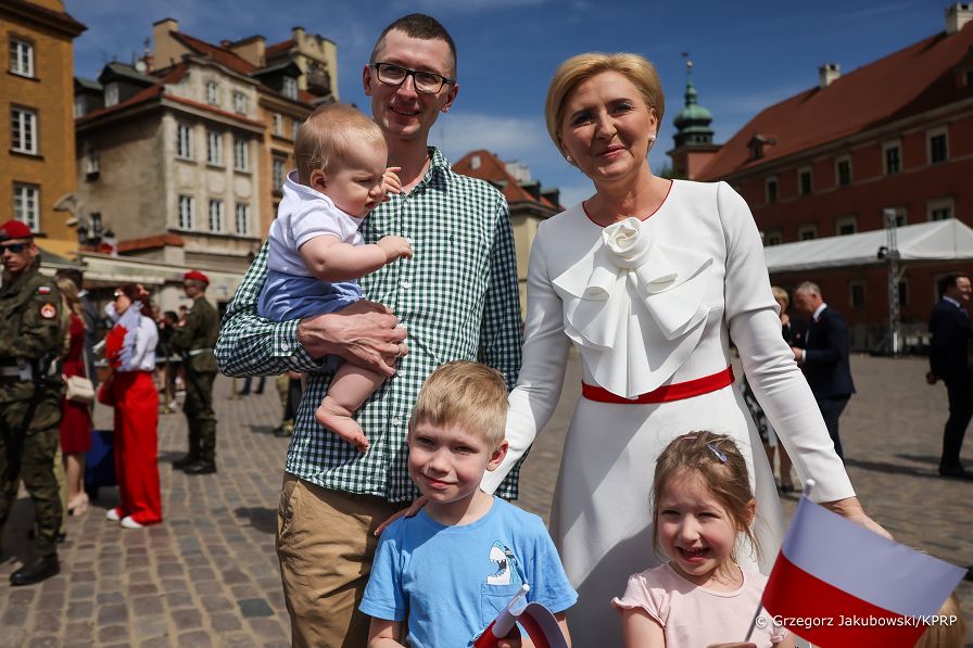 010_Para_Prezydencka_PARA_uroczystosci_podniesienie_Flagi_Panstwowej_RP_20240502_1S5A2167.jpg