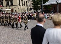 004_g_Para_Prezydencka_PARA_uroczystosci_podniesienie_Flagi_Panstwowej_RP_20240502_1S5A1423.jpg