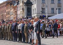 004_c_Para_Prezydencka_PARA_uroczystosci_podniesienie_Flagi_Panstwowej_RP_20240502_GJA_1312.jpg