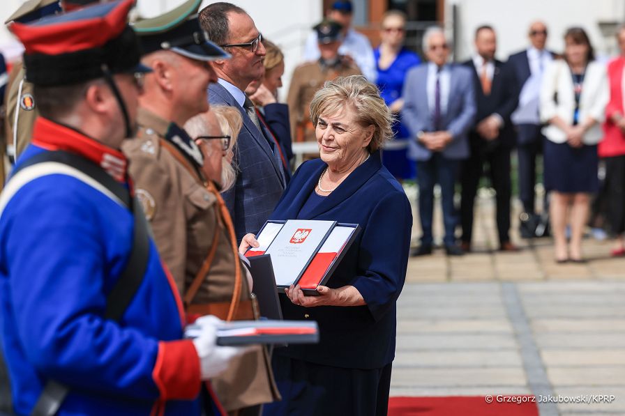 006_a_Para_Prezydencka_Dzien_Polonii_i_Polakow_za_Granica_i_Dzien_Flagi_RP_20240502_GJA_1694.jpg