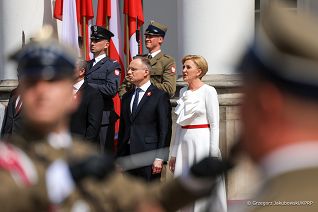 002_a_a_new_Para_Prezydencka_Dzien_Polonii_i_Polakow_za_Granica_i_Dzien_Flagi_RP_20240502_GJA_1494.jpg