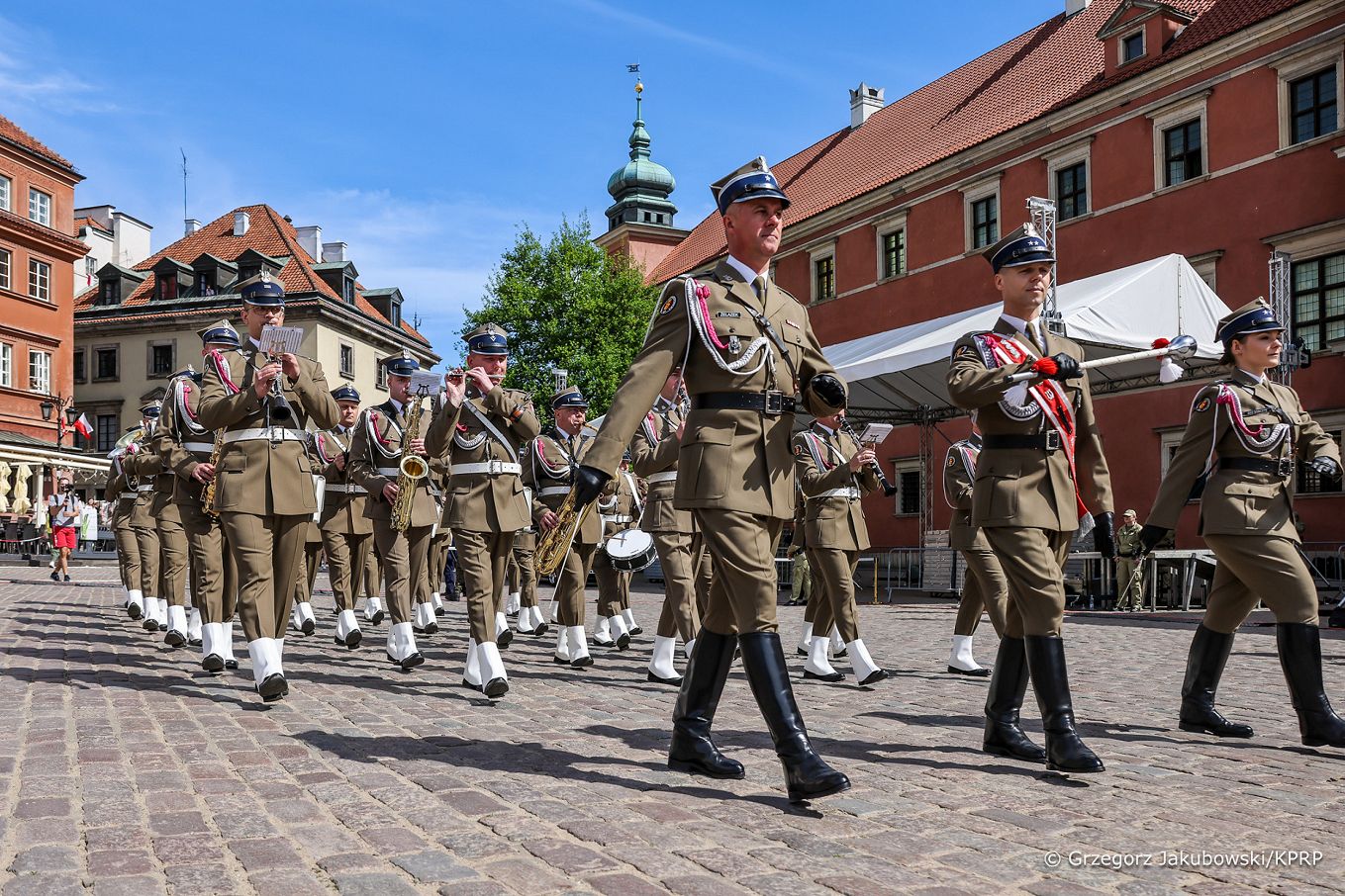 001_Galeria_swieta_majowe_20240519_001_Para_Prezydencka_PARA_uroczystosci_podniesienie_Flagi_Panstwowej_RP_20240502_1S5A1108.jpg