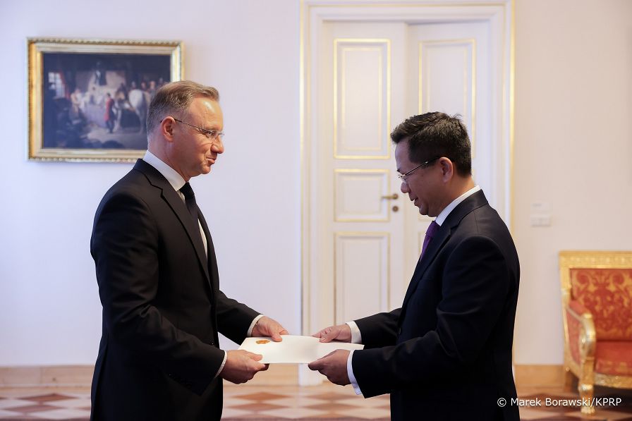 02_Andrzej_Duda_Ha_Hoang_Hai_Ambasador_Wietnamu_listy_uwierzytelniajace_20240521_MB2_4565.jpg