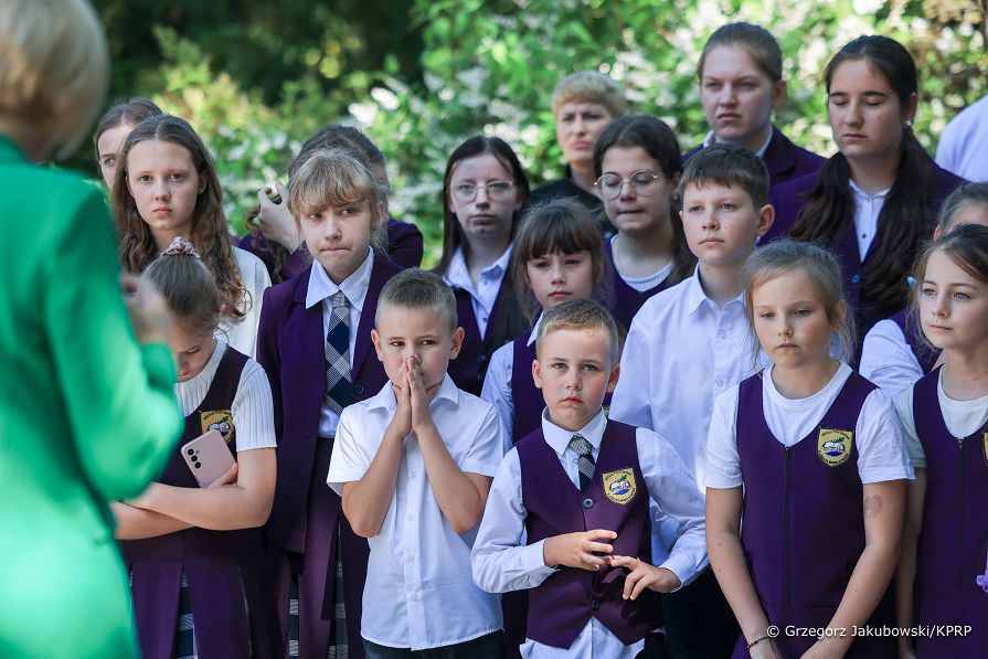 02_Agata_Duda_uczniowie_SP_Czeslawa_Milosza_20240522_GJA_7432.jpg