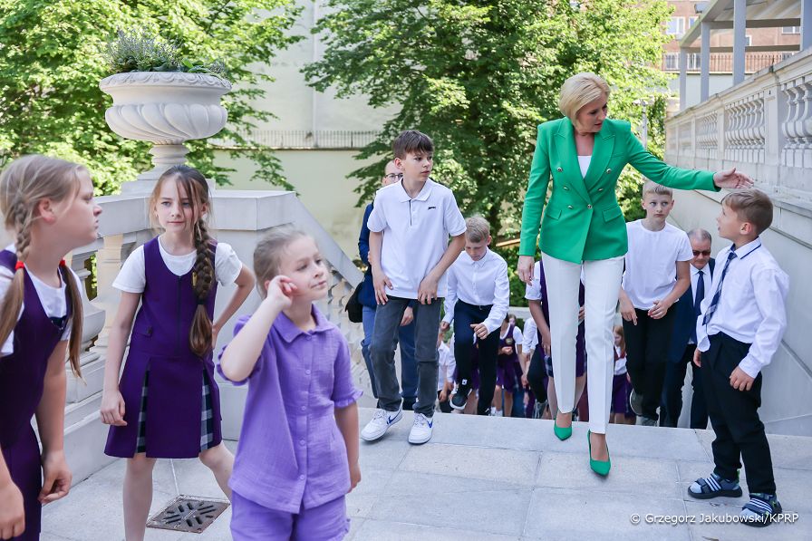 13_Agata_Duda_uczniowie_SP_Czeslawa_Milosza_20240522_1S5A4917.jpg