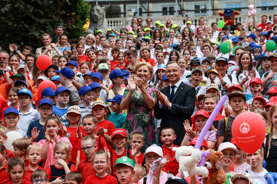 024_Para_Prezydencka_Bezpieczne_Wakacje_20240528_PK1_1080.jpg