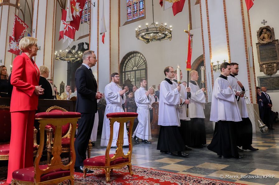 01_Andrzej_Agata_Duda_msza_za_Ojczyzne_20240503_MB2_4916.jpg