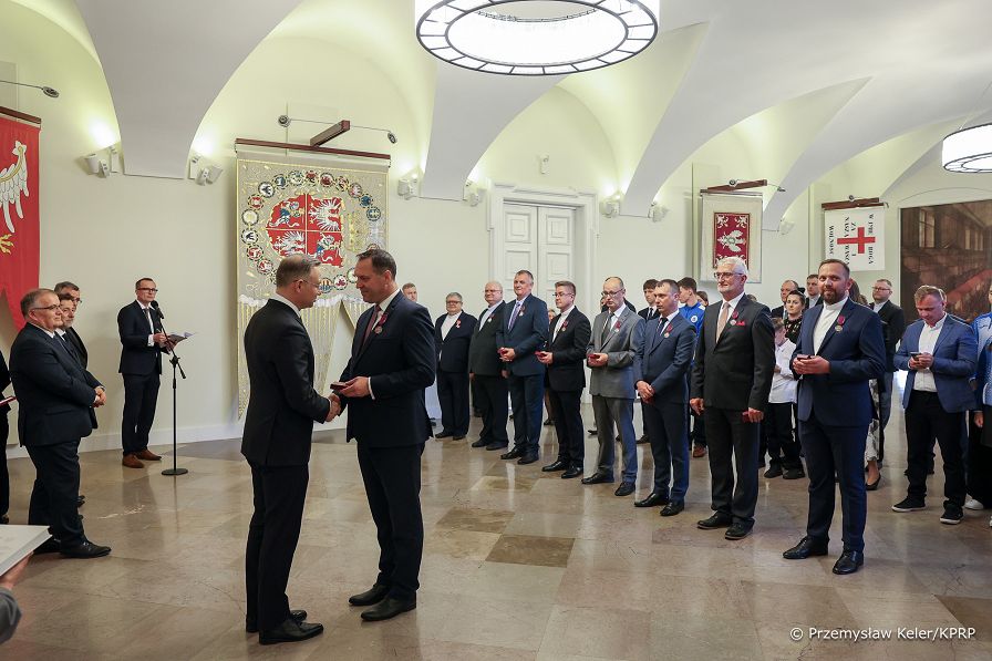 03_Andrzej_Duda_ odznaczenia_zasłuzeni_w_dzialanosci_sportowo-wychowawczej_20240507_PK1_1005.jpg