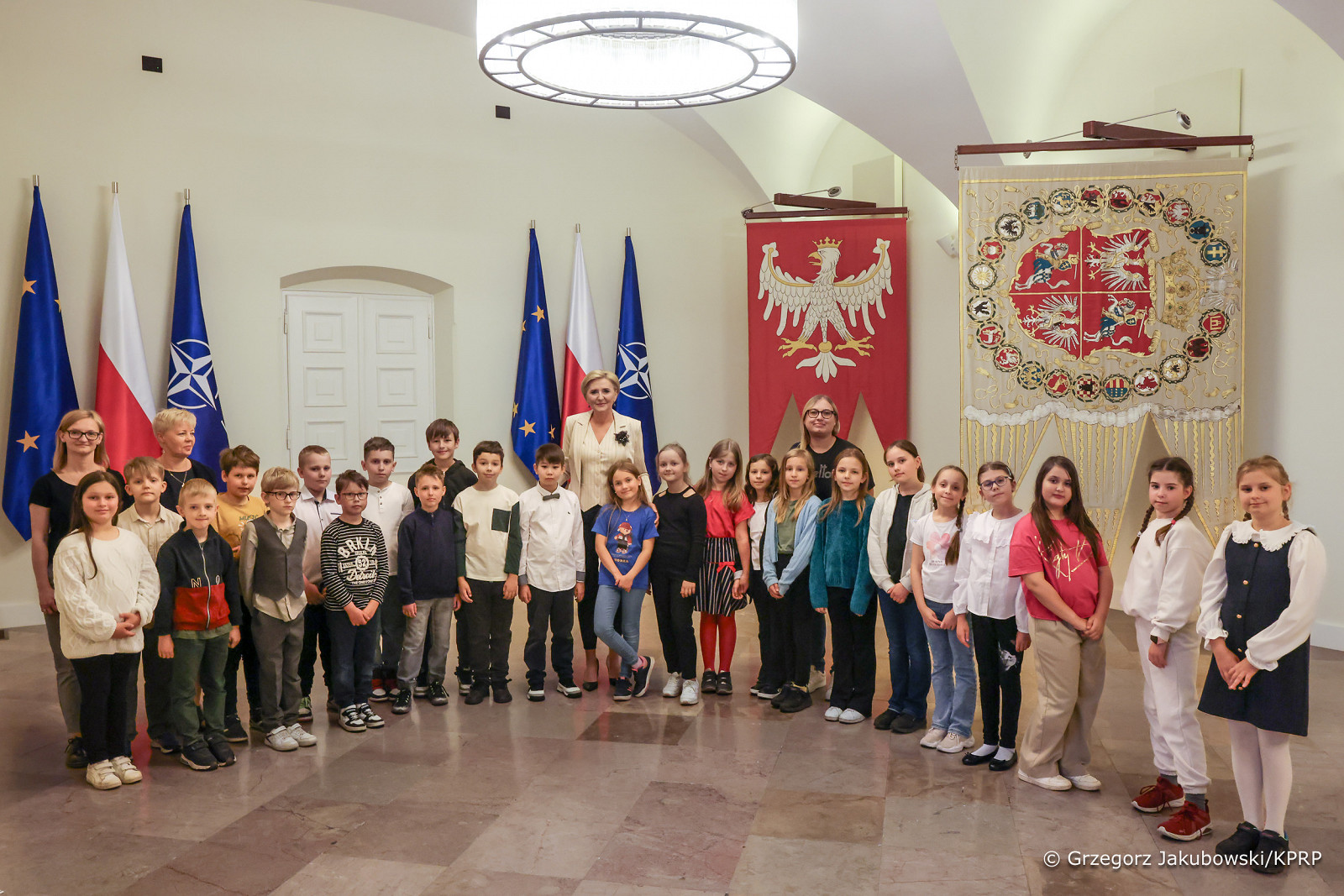 005_Agata_Kornhauser_Duda_spotkanie_z_dziecmi_Szkoly_Podstawowej_202405071S5A4812.jpg [1.01 MB]