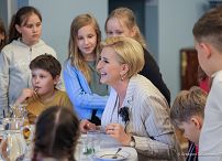 011_Agata_Kornhauser_Duda_spotkanie_z_dziecmi_Szkoly_Podstawowej_20240507GJA_2420.jpg