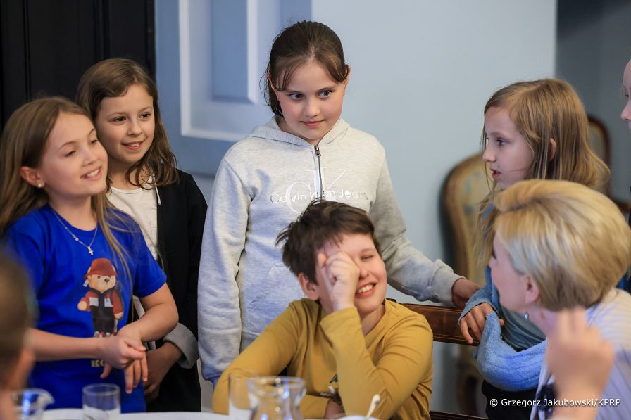 013_Agata_Kornhauser_Duda_spotkanie_z_dziecmi_Szkoly_Podstawowej_20240507GJA_2428.jpg