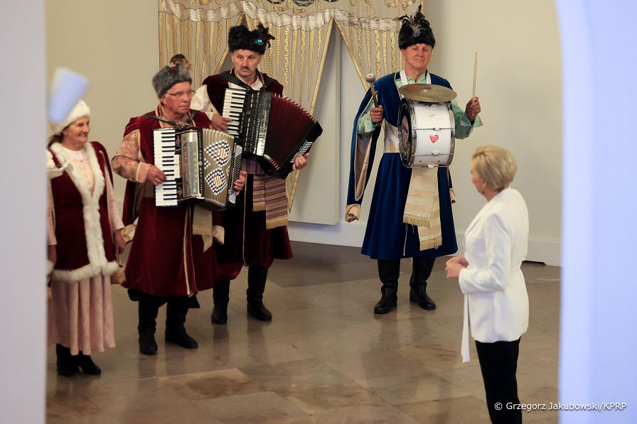 01_Agata_Kornhauser_Duda_członkowie_Stowarzyszenia_Tradycji_Rozwoju_Gminy_Kloczew_20240508_GJA_5598.jpg