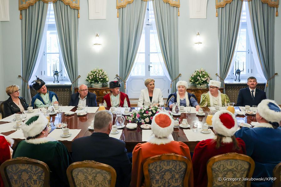 14_Agata_Kornhauser_Duda_członkowie_Stowarzyszenia_Tradycji_Rozwoju_Gminy_Kloczew_20240508_1S5A5719.jpg