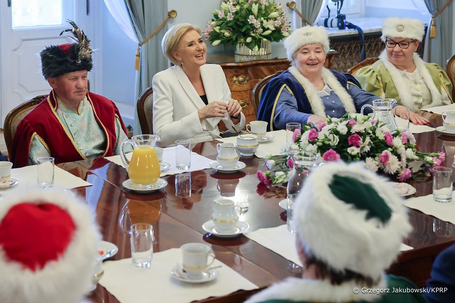 17_Agata_Kornhauser_Duda_członkowie_Stowarzyszenia_Tradycji_Rozwoju_Gminy_Kloczew_20240508_1S5A5832.jpg