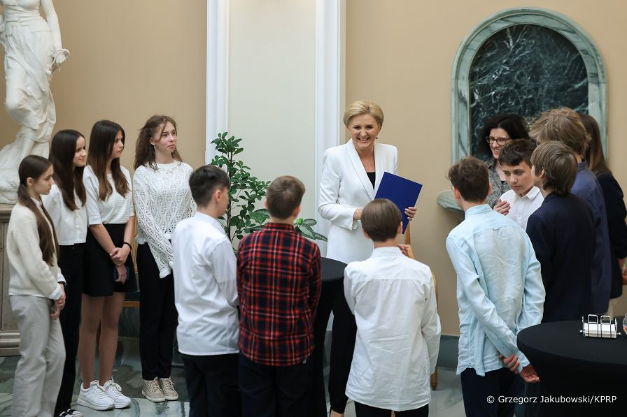 17_Agata_Kornhauser_Duda_uczniowie_SP_Warszawa_20240508_GJA_5570.jpg