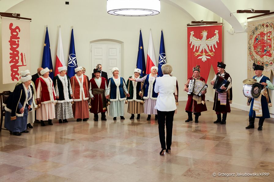 11_Agata_Kornhauser_Duda_członkowie_Stowarzyszenia_Tradycji_Rozwoju_Gminy_Kloczew_20240508_1S5A5671.jpg