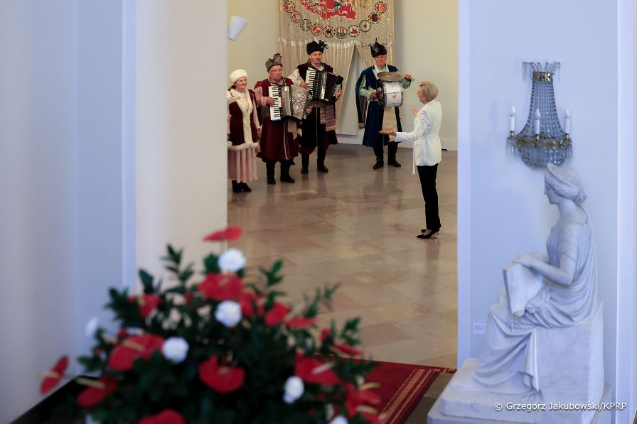 02_Agata_Kornhauser_Duda_członkowie_Stowarzyszenia_Tradycji_Rozwoju_Gminy_Kloczew_20240508_GJA_5612.jpg