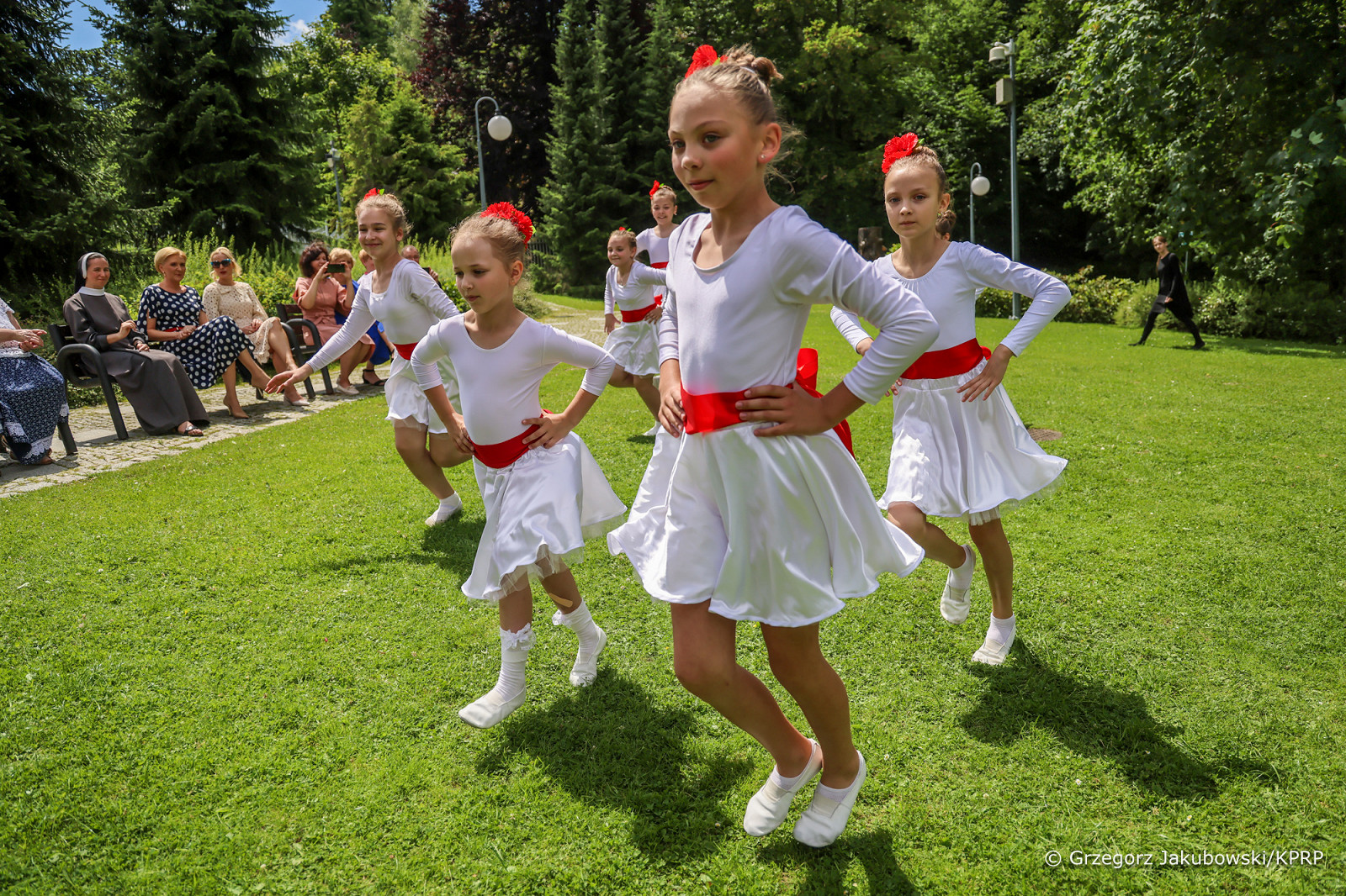 008_Agata_Kornhauser_Duda_spotkanie_podopieczni_fundacji_Karmel_w_Wisle_20240618_1S5A4505.jpg [1.91 MB]