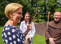 017_Agata_Kornhauser_Duda_spotkanie_podopieczni_fundacji_Karmel_w_Wisle_20240618_1S5A4846.jpg