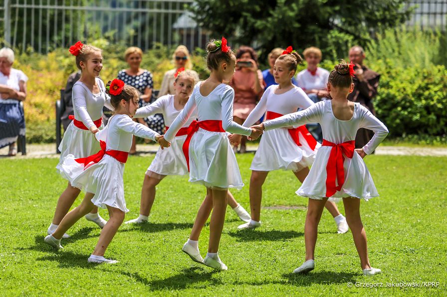 006_Agata_Kornhauser_Duda_spotkanie_podopieczni_fundacji_Karmel_w_Wisle_20240618_1S5A4446.jpg
