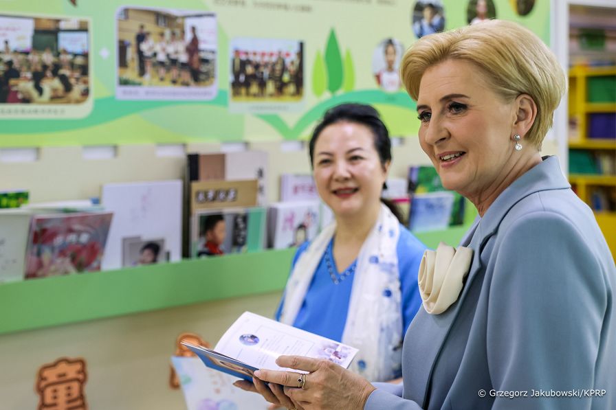 010_Agata_Kornhauser_Duda_wizyta_Szkola_Chaoyang_Shiyan_Xiaoxue_Chiny_20240625_1S5A0122.jpg