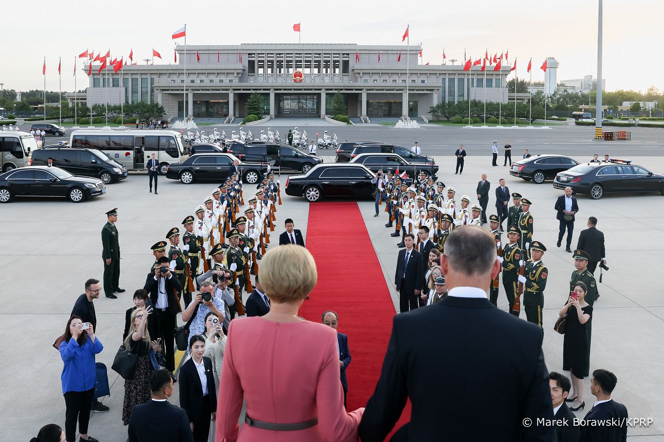 001_02B_Andrzej_Agata_Duda_przylot_Chiny_20240622_MB1_8402.jpg